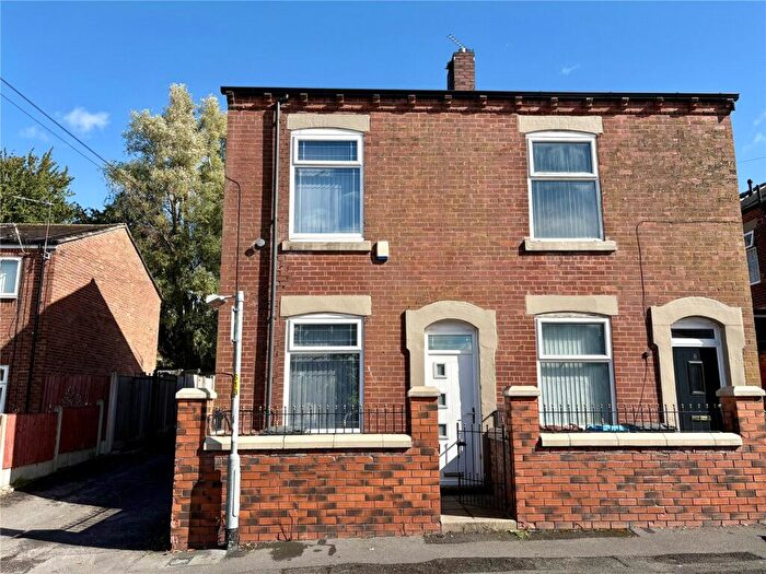 2 Bedroom Semi Detached House For Sale In Worcester Street, Oldham, Greater Manchester, OL9