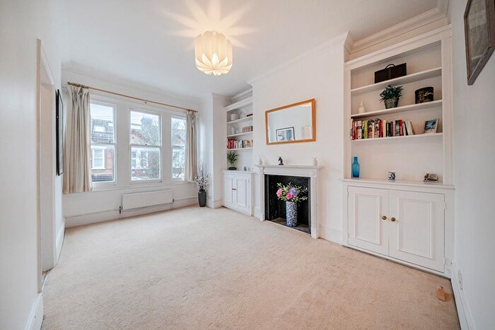 2 Bedroom Flat For Sale In Marney Road, London, SW11