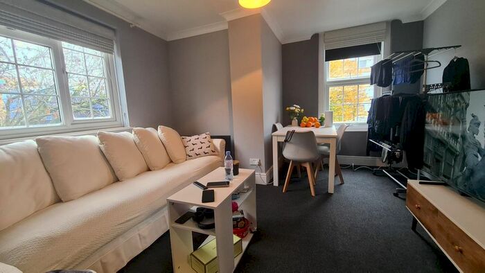 1 Bedroom Flat To Rent In Queensway, Southampton, SO14