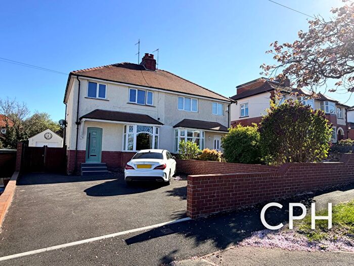 3 Bedroom Semi-Detached House For Sale In Cleveland Avenue, Scarborough, YO12