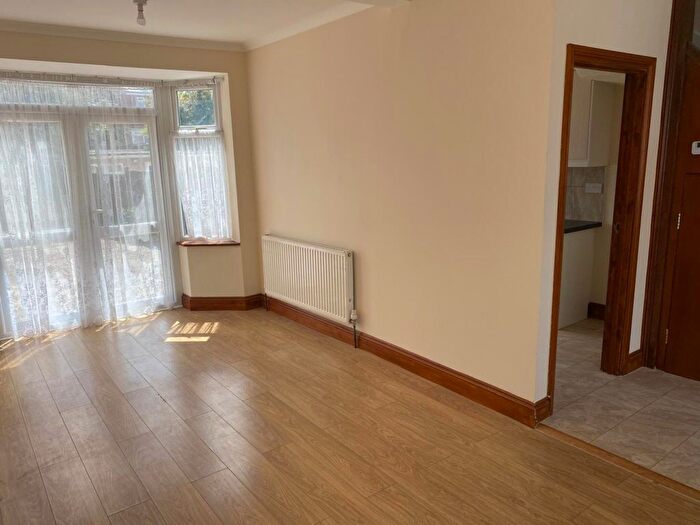 3 Bedroom Terraced House To Rent In Cedar Grove, Southall, UB1