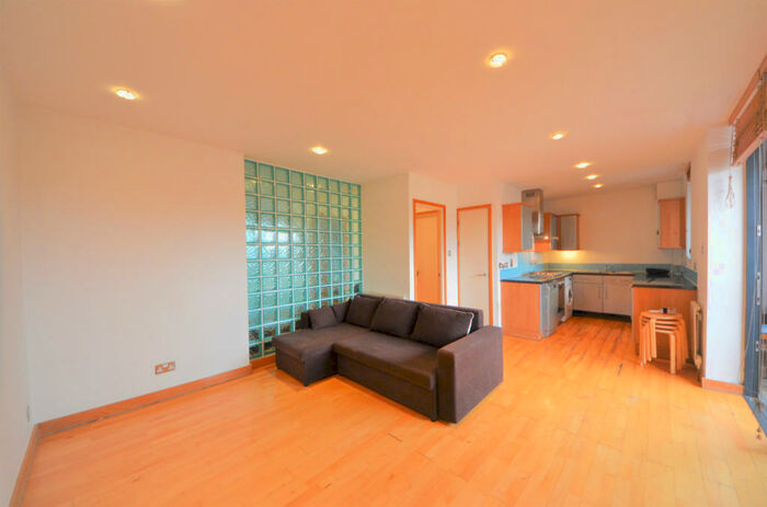 2 Bedroom Flat To Rent In New Wharf Road, King's Cross, London, N1