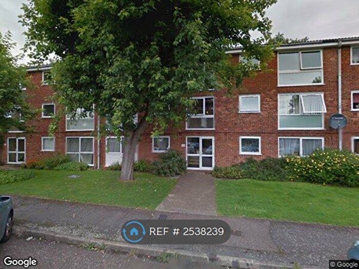 2 Bedroom Flat To Rent In Chenies Court, Hemel Hempstead, HP2