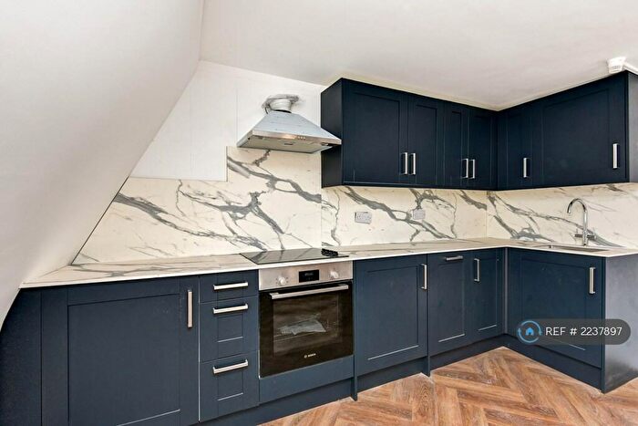 1 Bedroom Penthouse To Rent In Brighton And Hove, Brighton, BN1