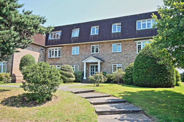 1 Bedroom Flat To Rent In Langley Walk, Woking, GU22