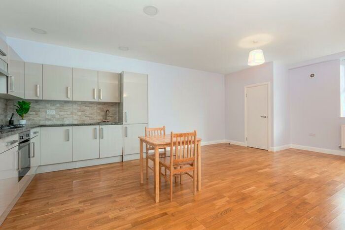 1 Bedroom Apartment To Rent In Molesey Road, Hersham, KT12