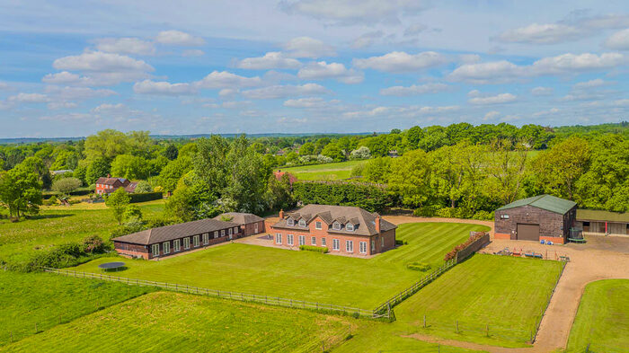 5 Bedroom Detached House For Sale In Chobham, GU24