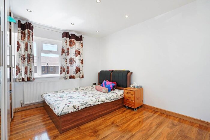3 Bedroom End Terrace House For Sale In Darwin Drive, Greenford, UB1
