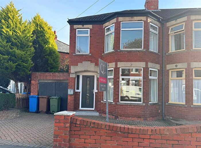 3 Bedroom Town House For Sale In Trafford Road, Willerby, Hull, HU10