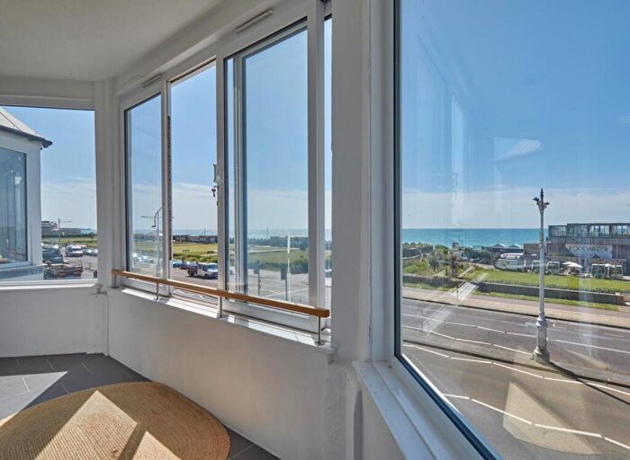 2 Bedroom Apartment To Rent In Kingsway, Hove, BN3