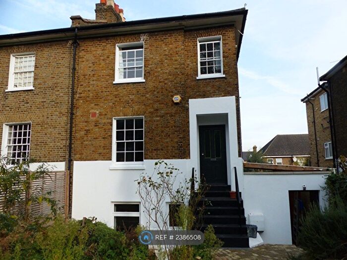 1 Bedroom Flat To Rent In Upper Tulse Hill, London, SW2