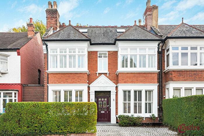 5 Bedroom Semi Detached House For Sale In Coleridge Road, N8