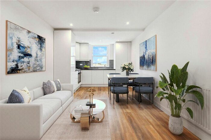 1 Bedroom Flat To Rent In Disraeli Road, Putney Hill, SW15