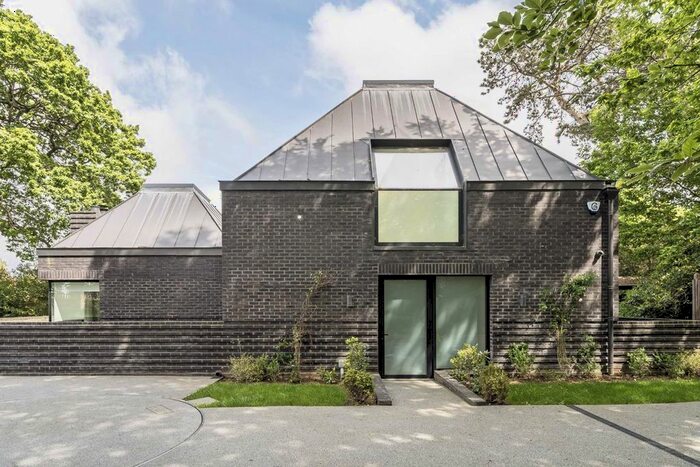 4 Bedroom Detached House For Sale In Sydenham Hill, Sydenham, SE26