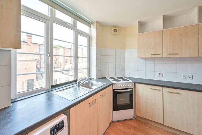 1 Bedroom Flat To Rent In The Crest, Hendon, London, NW4