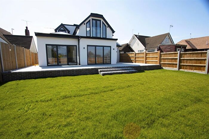 3 Bedroom Detached House For Sale In Rayleigh Road, Hutton, Brentwood, CM13