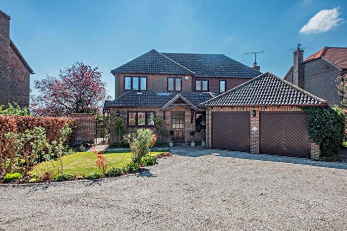 4 Bedroom Detached House For Sale In Southend Road, Bradfield Southend, Berkshire, RG7