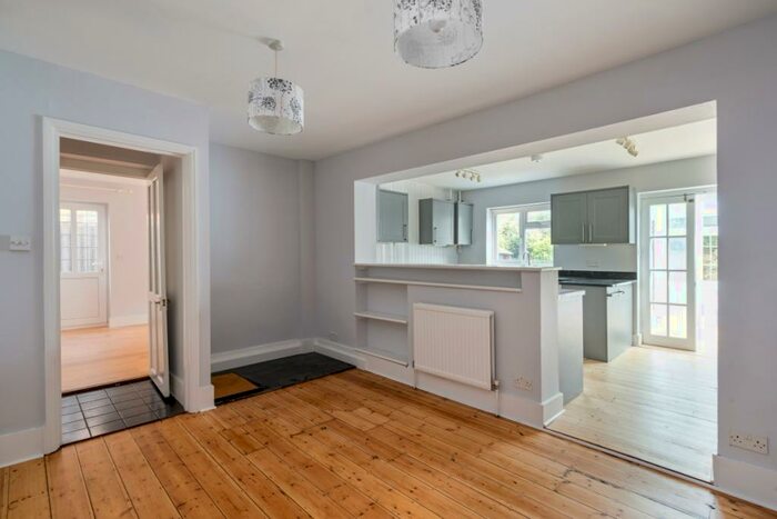 4 Bedroom Semi-Detached House To Rent In Ardingly Road Cuckfield, RH17