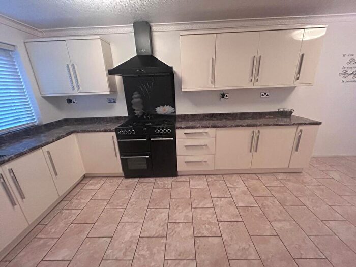 3 Bedroom Terraced House To Rent In Carmoor Road, Manchester, M13