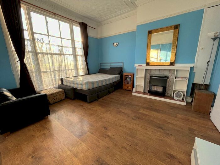 1 Bedroom Flat To Rent In Monument Road, Ladywood, Birmingham, B16