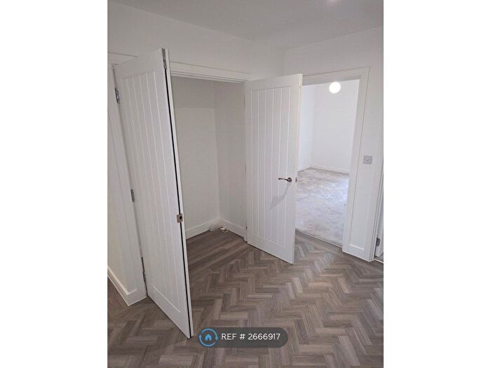 2 Bedroom Flat To Rent In Blyth Road, Hayes, UB3