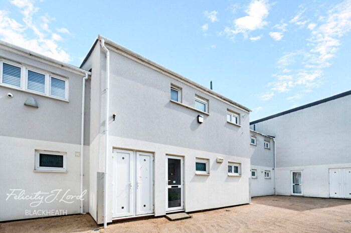 1 Bedroom Flat For Sale In The Heights, Charlton, SE7