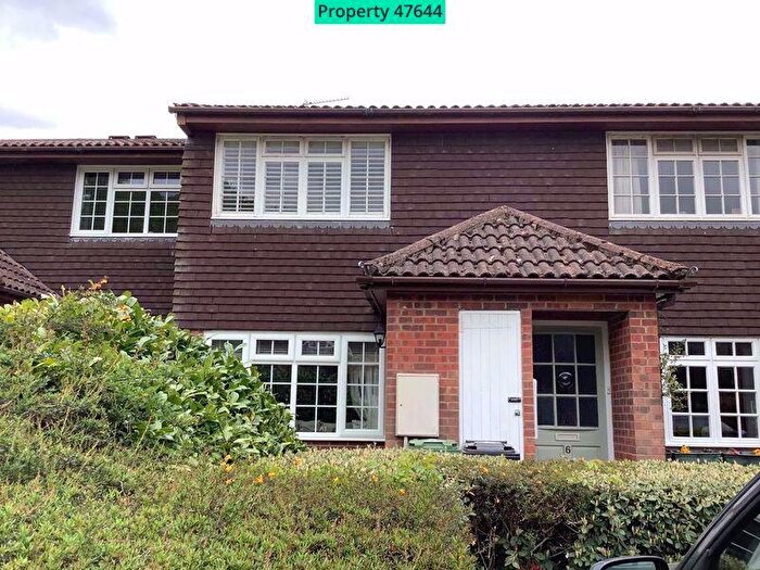 1 Bedroom Maisonette To Rent In Poplar Close, Mytchett, Camberley, GU16