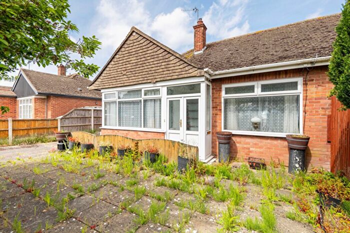 2 Bedroom Semi-Detached Bungalow For Sale In Elm Avenue, Bradwell, NR31