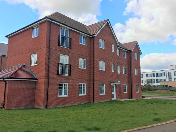 2 Bedroom Flat To Rent In Elton Close, Aylesbury, HP18