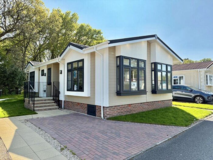 2 Bedroom Park Home For Sale In Gladelands Park, Ringwood Road, Ferndown, Dorset, BH22