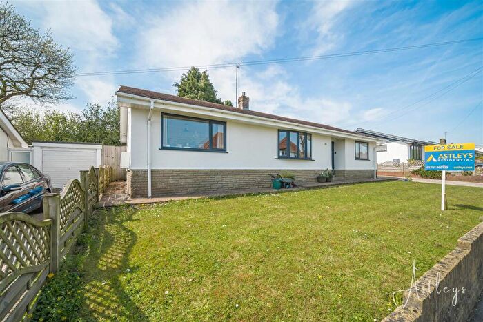 2 Bedroom Detached Bungalow For Sale In Manselfield Road, SA3