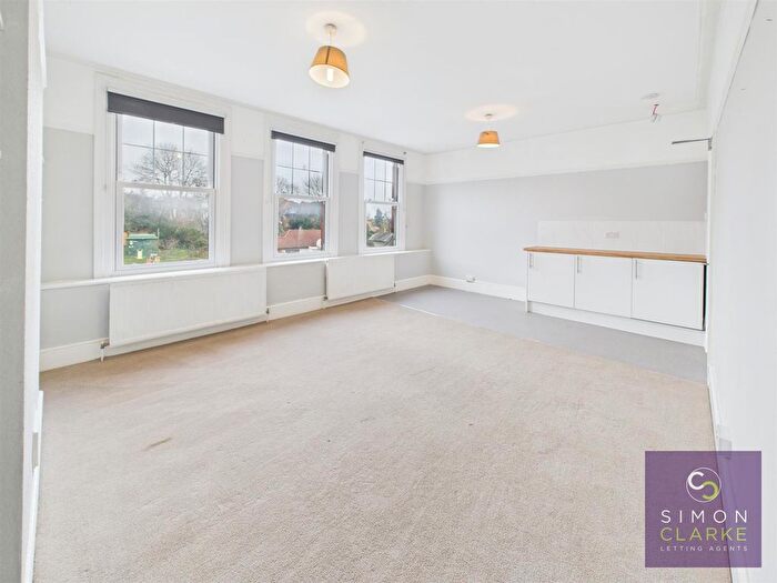 3 Bedroom Flat To Rent In Priory Road, Crouch End, N8