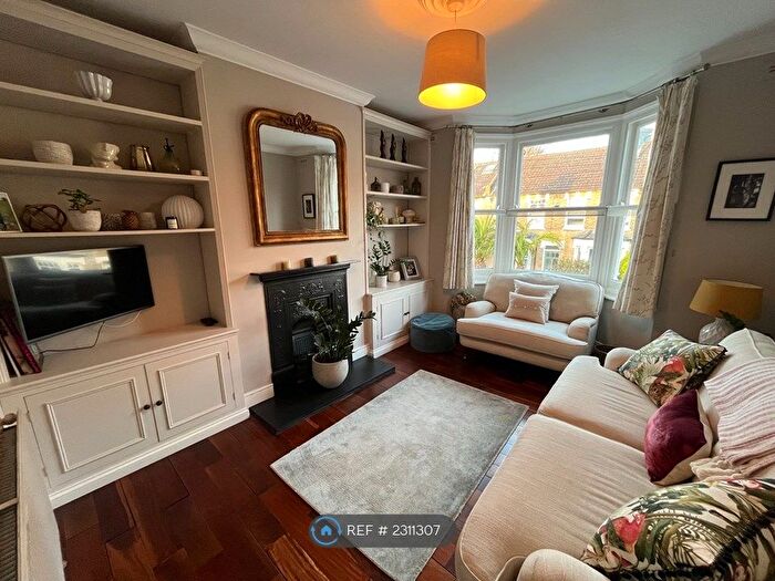 2 Bedroom Maisonette To Rent In Merritt Road, London, SE4