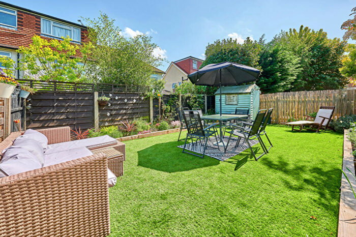 2 Bedroom Apartment For Sale In Beresford Road, St. Albans, Hertfordshire, AL1