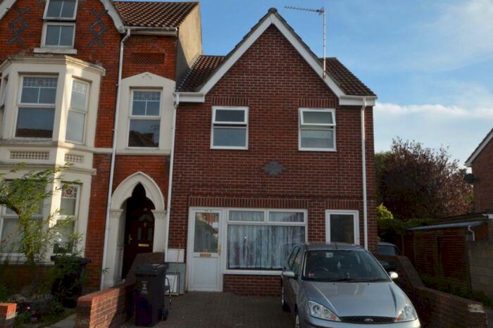 1 Bedroom Flat To Rent In Lansdown Road, Swindon, SN1