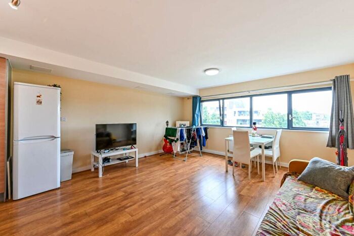 1 Bedroom Flat For Sale In Caledonian Road, Caledonian Road, London, N7