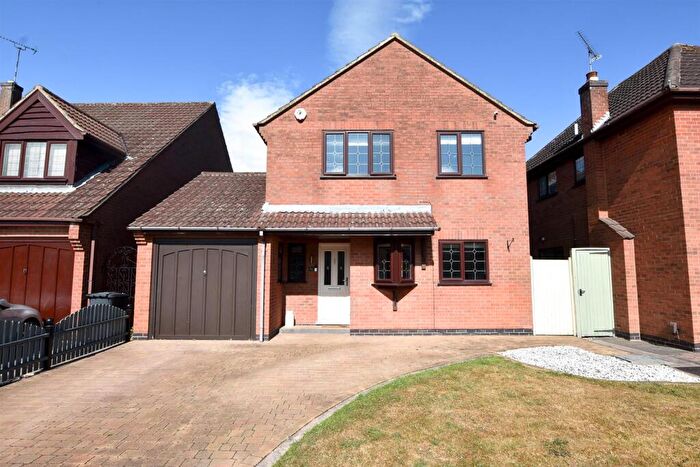 4 Bedroom Detached House For Sale In Thornhill Drive, Nuneaton, CV11