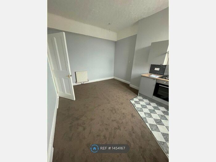 3 Bedroom Flat To Rent In John Wood Street, Port Glasgow, PA14