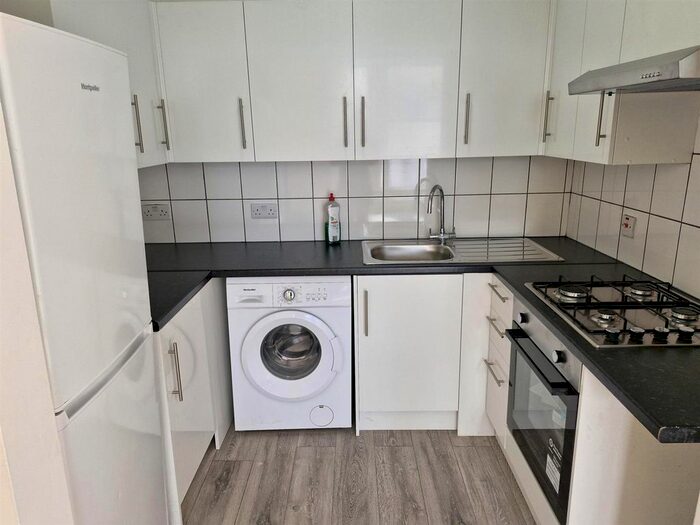 3 Bedroom Flat To Rent In Friern Barnet Road, London, N11