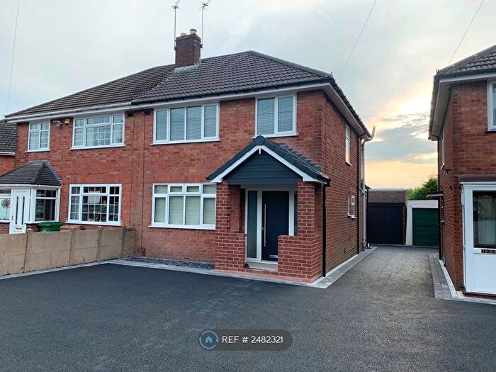 3 Bedroom Semi-Detached House To Rent In Alexandra Road, Halesowen, B63