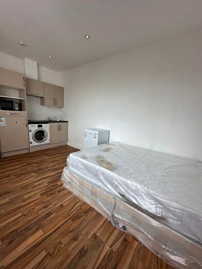1 Bedroom Studio To Rent In Wetton House, - St James Road, London, SE1