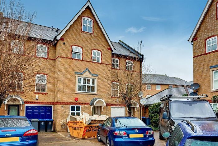 1 Bedroom Flat To Rent In Chamberlayne Avenue, Wembley, Middlesex, HA9