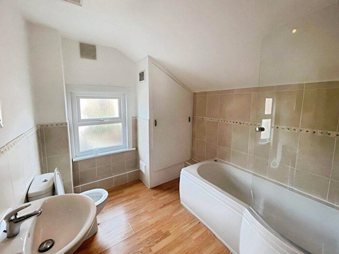 2 Bedroom Detached House To Rent In Denmark Street, MK40