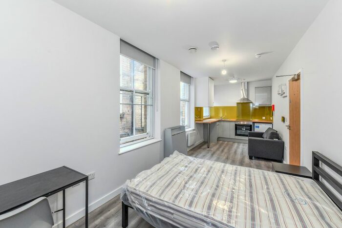 Studio To Rent In Long Row, Nottingham, NG1