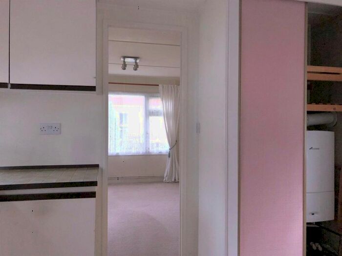 1 Bedroom Bungalow For Sale In St. Brelades Court, Crouch House Road, Edenbridge, TN8