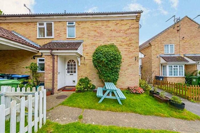 2 Bedroom Terraced House To Rent In The Lawns, Hemel Hempstead, HP1