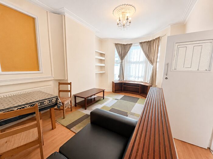 1 Bedroom Terraced House To Rent In Heigham Road, London, E6