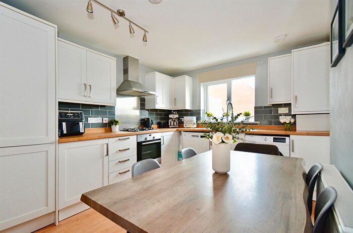3 Bedroom Terraced House For Sale In Elphinstone Road, Hastings, TN34