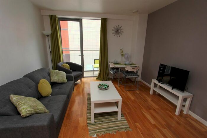 1 Bedroom Flat To Rent In Whitehall Quay, Leeds, LS1