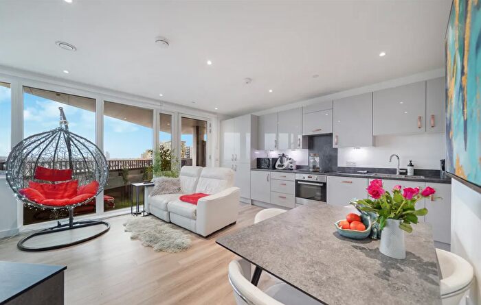 2 Bedroom Flat To Rent In South Way, Wembley, HA9